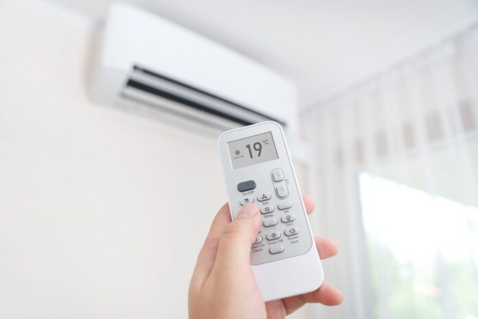 Jak właściwie użytkować klimatyzację w domu w upalne dni?